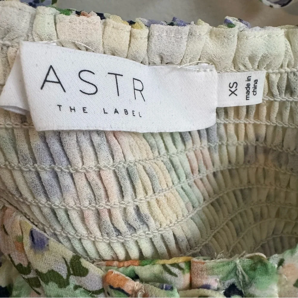 Astr Floral Puff-Sleeve Peplum Milkmaid Babydoll Top in Yellow and Lavender - Picture 9 of 11